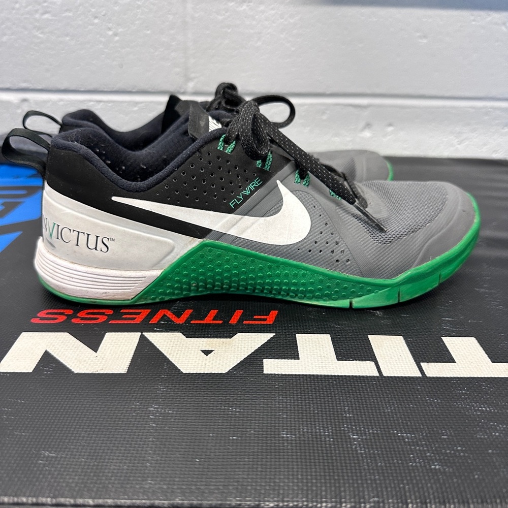 Limited edition Invictus Metcons sz 7 men or 8.5 women